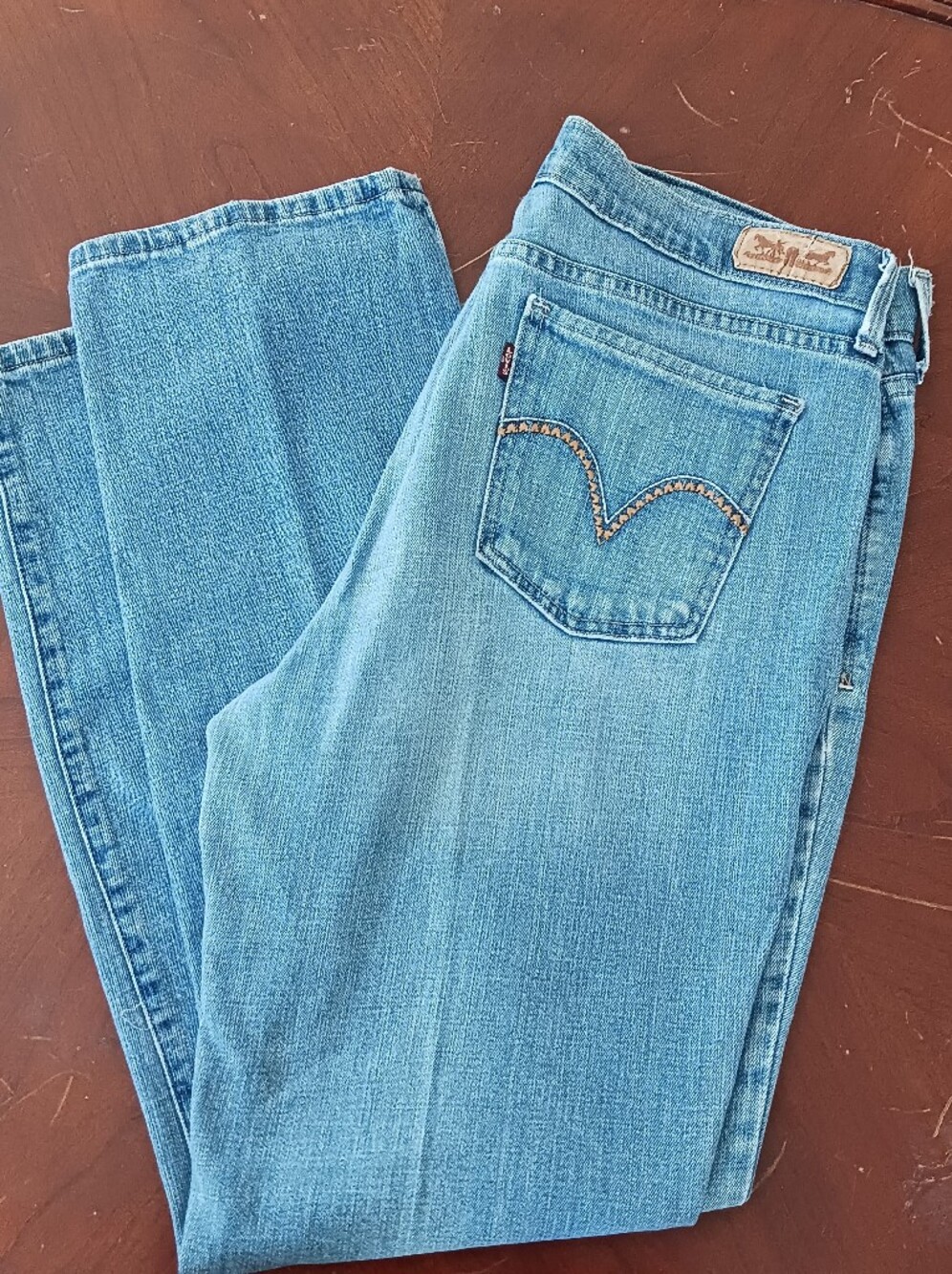 505 Levi's Light Blue Striaght Leg Jeans - Classic Back Pocket Stitch